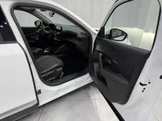 Peugeot 2008 2022 — фото 19 из 25