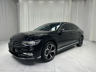 Volkswagen Magotan 2023 — фото 1 из 28