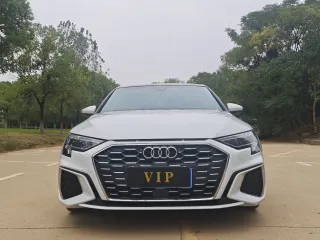 Audi A3 2022 — фото 1 из 29