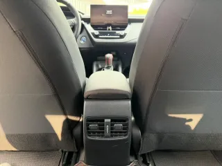 Toyota Corolla 2023 — фото 23 из 33