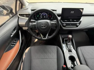 Toyota Corolla 2023 — фото 25 из 33