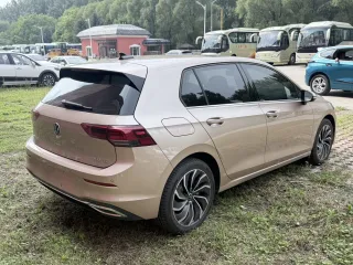 Volkswagen Golf 2021 — фото 10 из 10