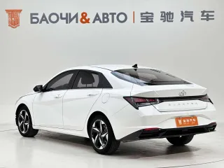 Hyundai Elantra 2022 — фото 8 из 33