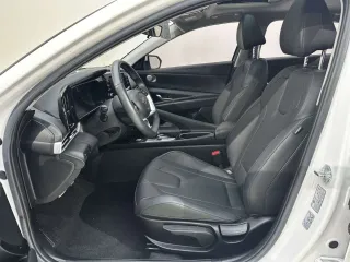 Hyundai Elantra 2022 — фото 9 из 33