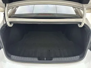 Hyundai Elantra 2022 — фото 18 из 33