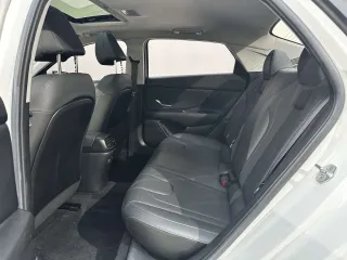 Hyundai Elantra 2022 — фото 21 из 33