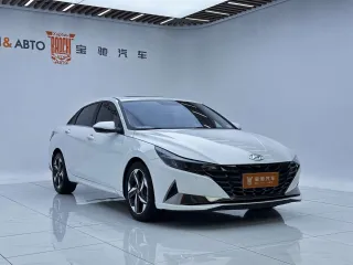 Hyundai Elantra 2023 — фото 8 из 28