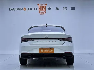 Hyundai Elantra 2023 — фото 10 из 28