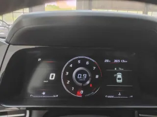 Hyundai Elantra 2023 — фото 12 из 28