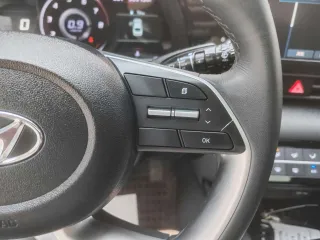 Hyundai Elantra 2023 — фото 13 из 28