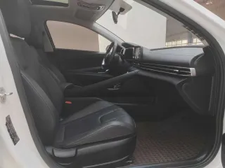 Hyundai Elantra 2023 — фото 23 из 28