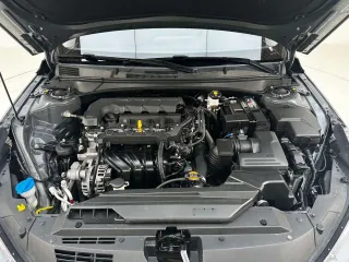 Hyundai Elantra 2023 — фото 21 из 33