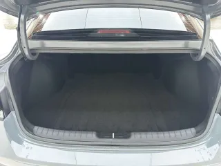 Hyundai Elantra 2023 — фото 25 из 33