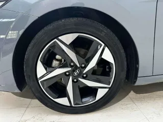 Hyundai Elantra 2023 — фото 32 из 33
