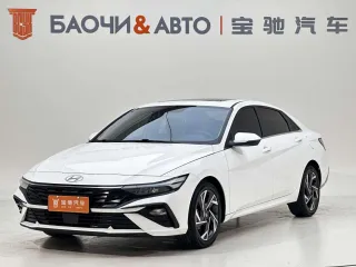 Hyundai Elantra 2023 — фото автомобиля из Китая