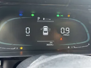 Hyundai Elantra 2023 — фото 10 из 33