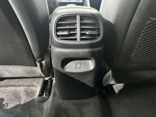 Hyundai Elantra 2023 — фото 20 из 33
