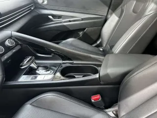 Hyundai Elantra 2023 — фото 31 из 33