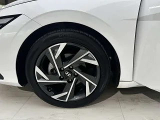 Hyundai Elantra 2023 — фото 32 из 33
