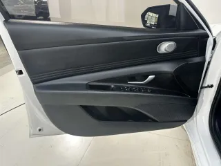 Hyundai Elantra 2023 — фото 33 из 33