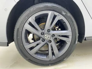 Volkswagen Golf R-Line 2023 — фото 26 из 29