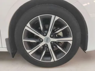 Geely Emgrand 2022 — фото 22 из 30