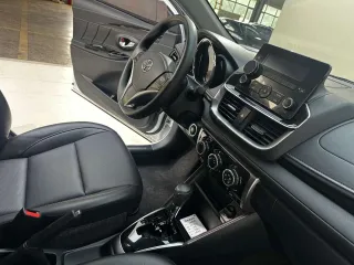 Toyota Yaris 2022 — фото 14 из 32
