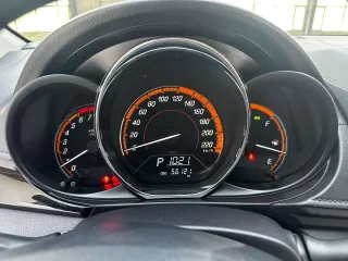 Toyota Yaris 2022 — фото 18 из 32