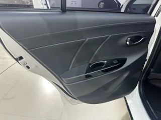 Toyota Yaris 2022 — фото 25 из 32