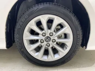 Toyota Corolla 2022 — фото 18 из 27