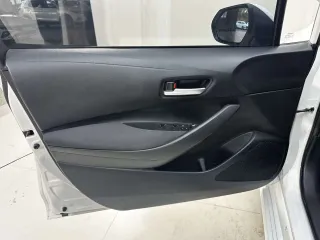 Toyota Corolla 2023 — фото 17 из 32