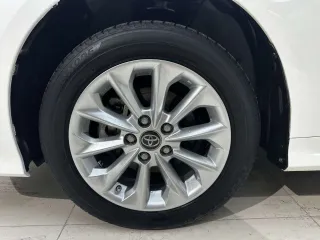 Toyota Corolla 2023 — фото 25 из 32