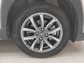 Toyota Yaris 2022 — фото 19 из 29