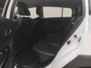 Toyota Yaris 2022 — фото 23 из 29
