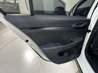 Volkswagen Golf R-Line 2022 — фото 20 из 33