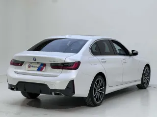 BMW 3 Series 2023 — фото 8 из 32