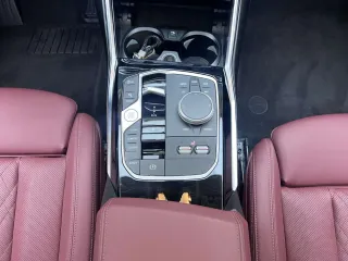 BMW 3 Series 2023 — фото 10 из 32