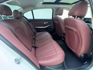 BMW 3 Series 2023 — фото 15 из 32