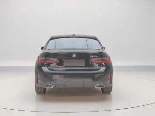 BMW 3 Series 2023 — фото 10 из 31