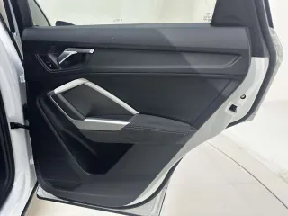Audi Q3 2022 — фото 23 из 34