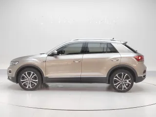 Volkswagen T-Roc 2022 — фото 8 из 33