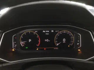 Volkswagen T-Roc 2022 — фото 17 из 33