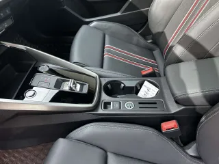Audi A3L 2023 — фото 13 из 33