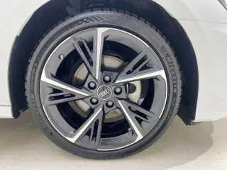 Audi A3L 2023 — фото 16 из 30