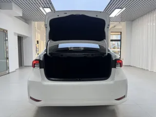Toyota Corolla 2023 — фото 14 из 29