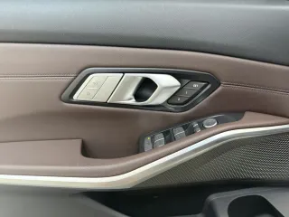 BMW 3-Series 2021 — фото 11 из 24