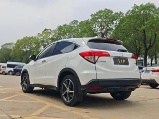 Honda Vezel 2022 — фото 2 из 16