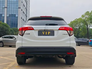 Honda Vezel 2022 — фото 10 из 16