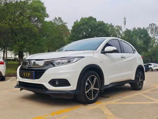 Honda Vezel 2022 — фото 1 из 16