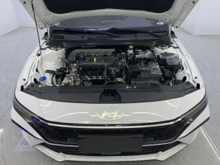 Hyundai Elantra 2023 — фото 16 из 29